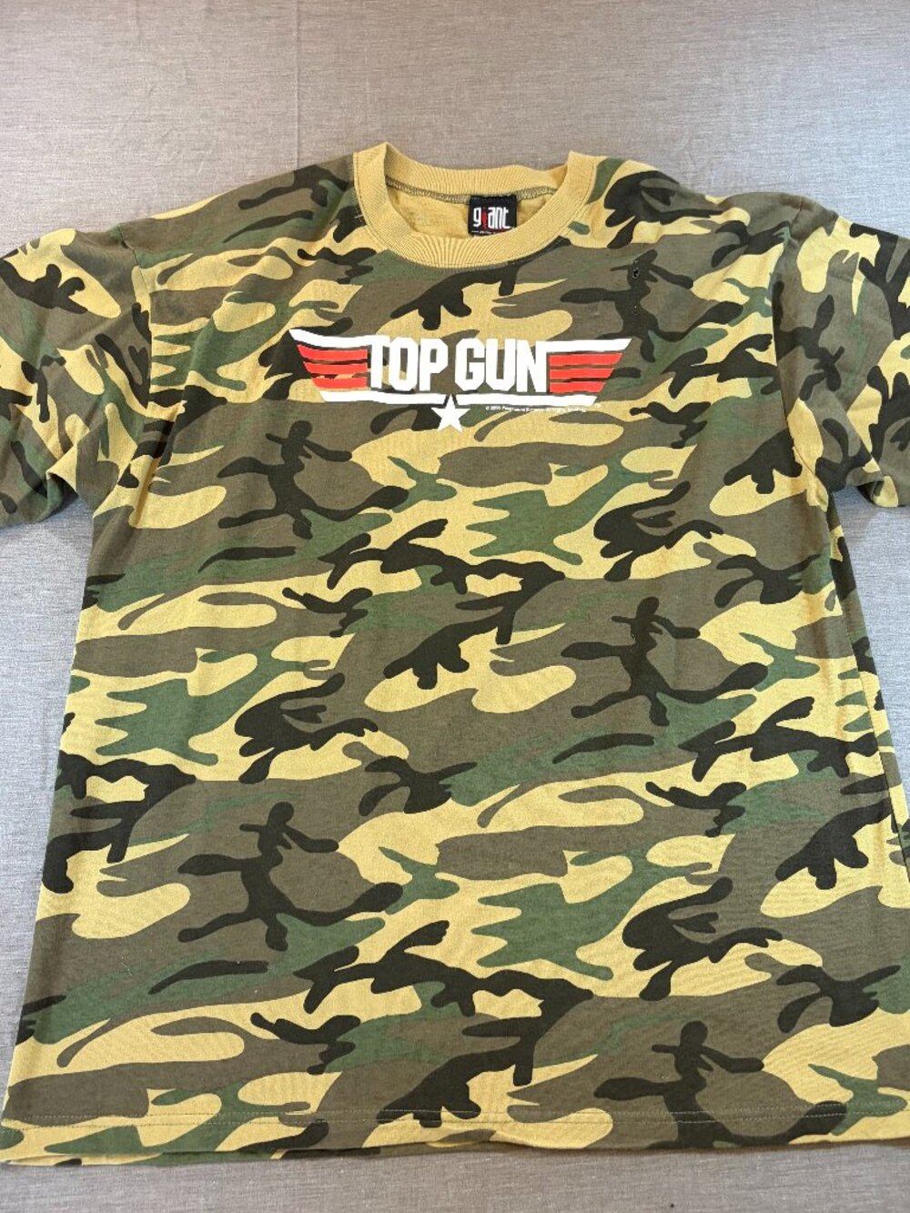 2006 Giant Tag Top Gun Camouflage Movie Promo Tee SEE PICS 4 WEAR & MEASUREMENTS